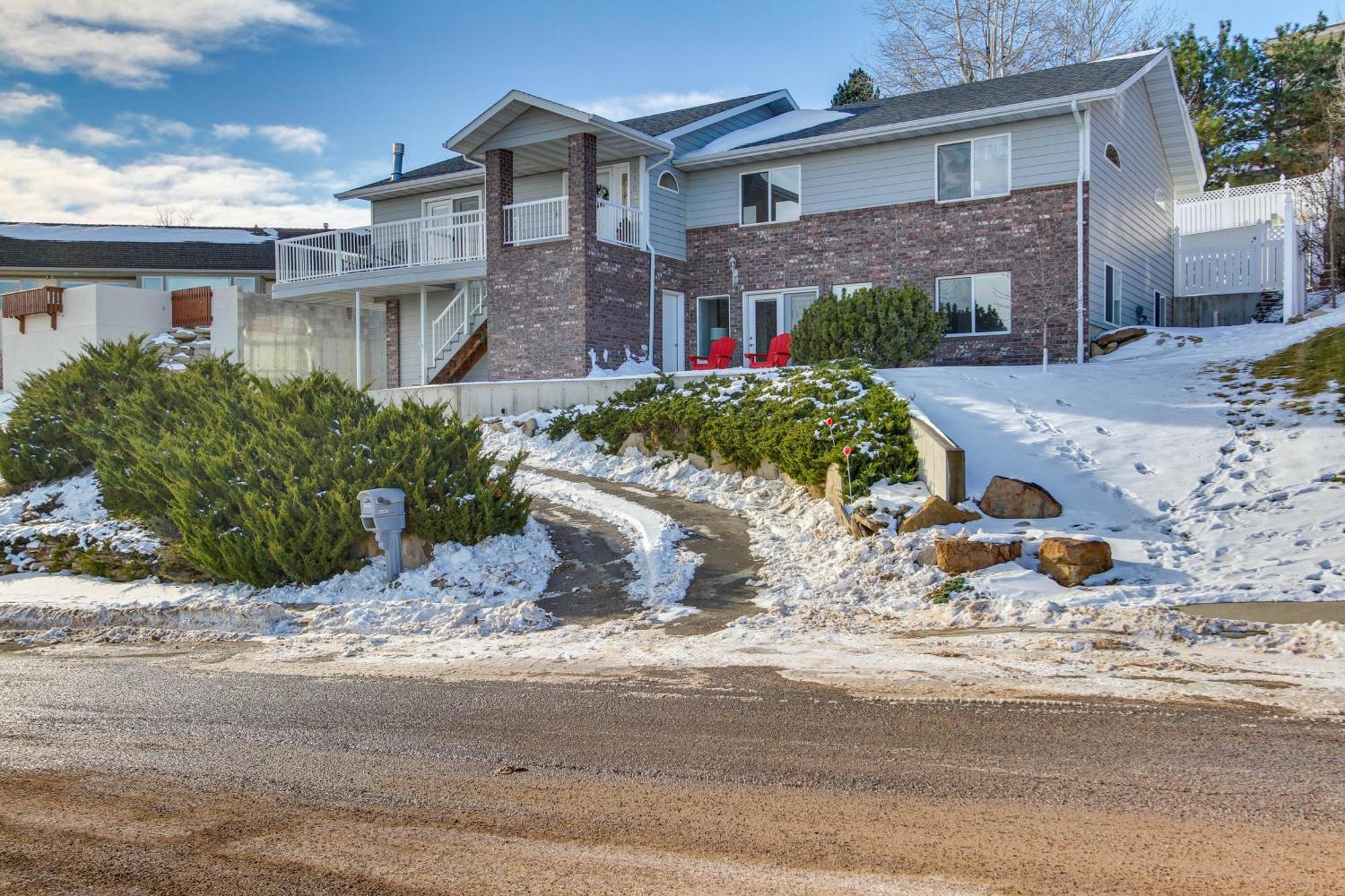 Inviting Great Falls Home With Wraparound Deck! Exterior foto