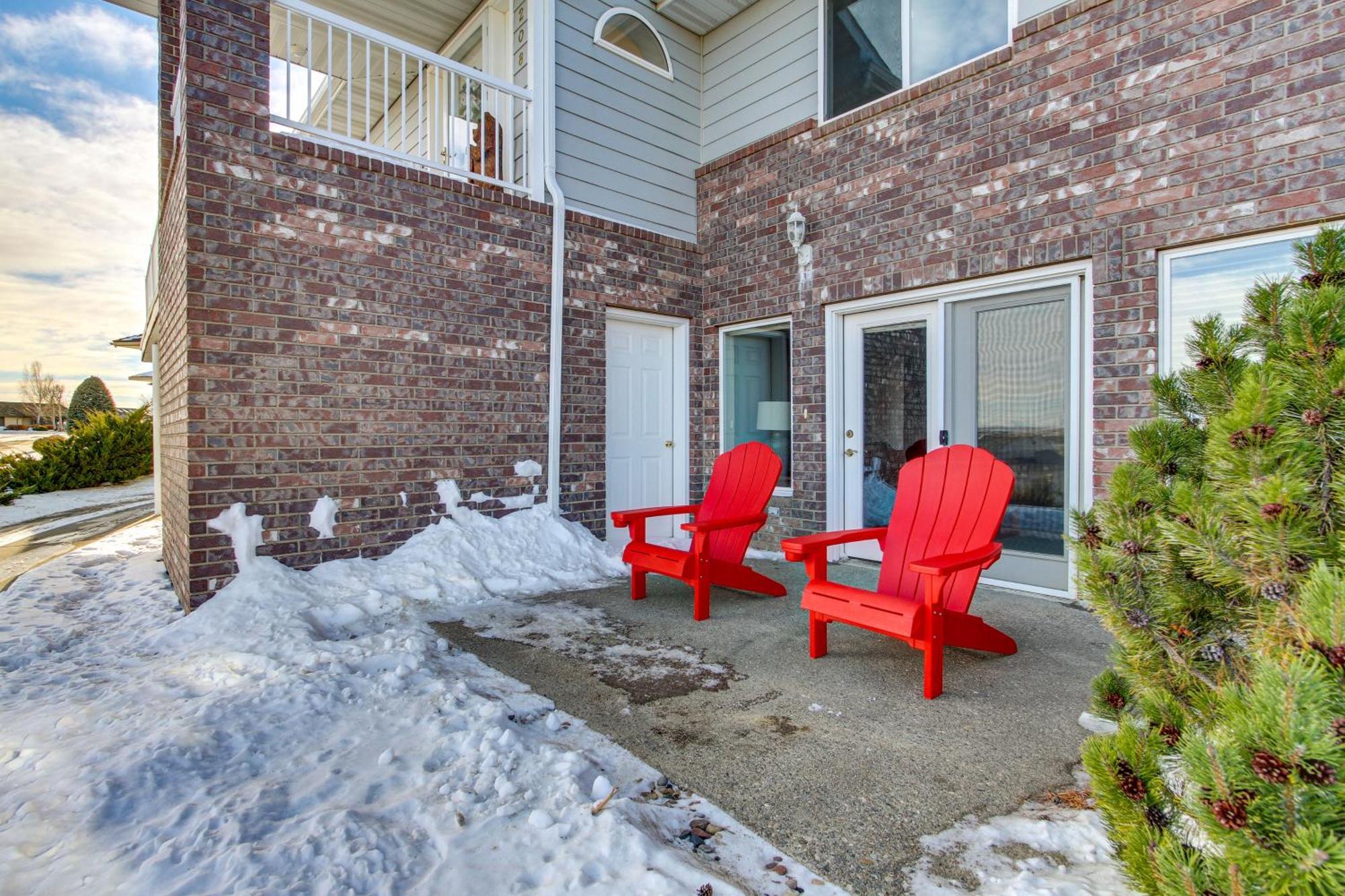 Inviting Great Falls Home With Wraparound Deck! Exterior foto