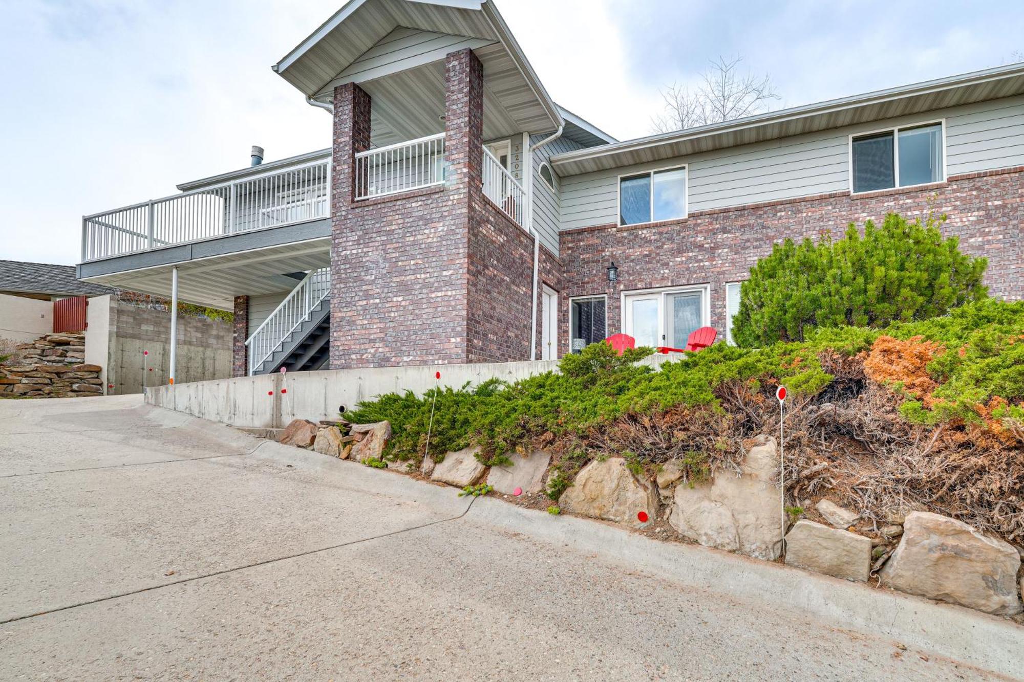 Inviting Great Falls Home With Wraparound Deck! Exterior foto