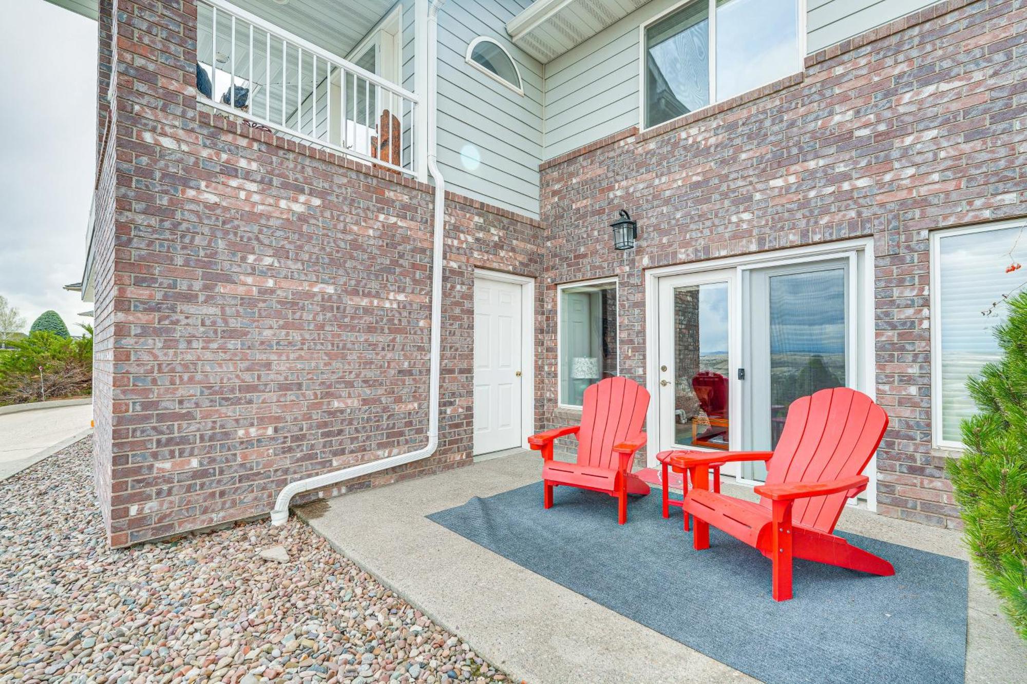 Inviting Great Falls Home With Wraparound Deck! Exterior foto