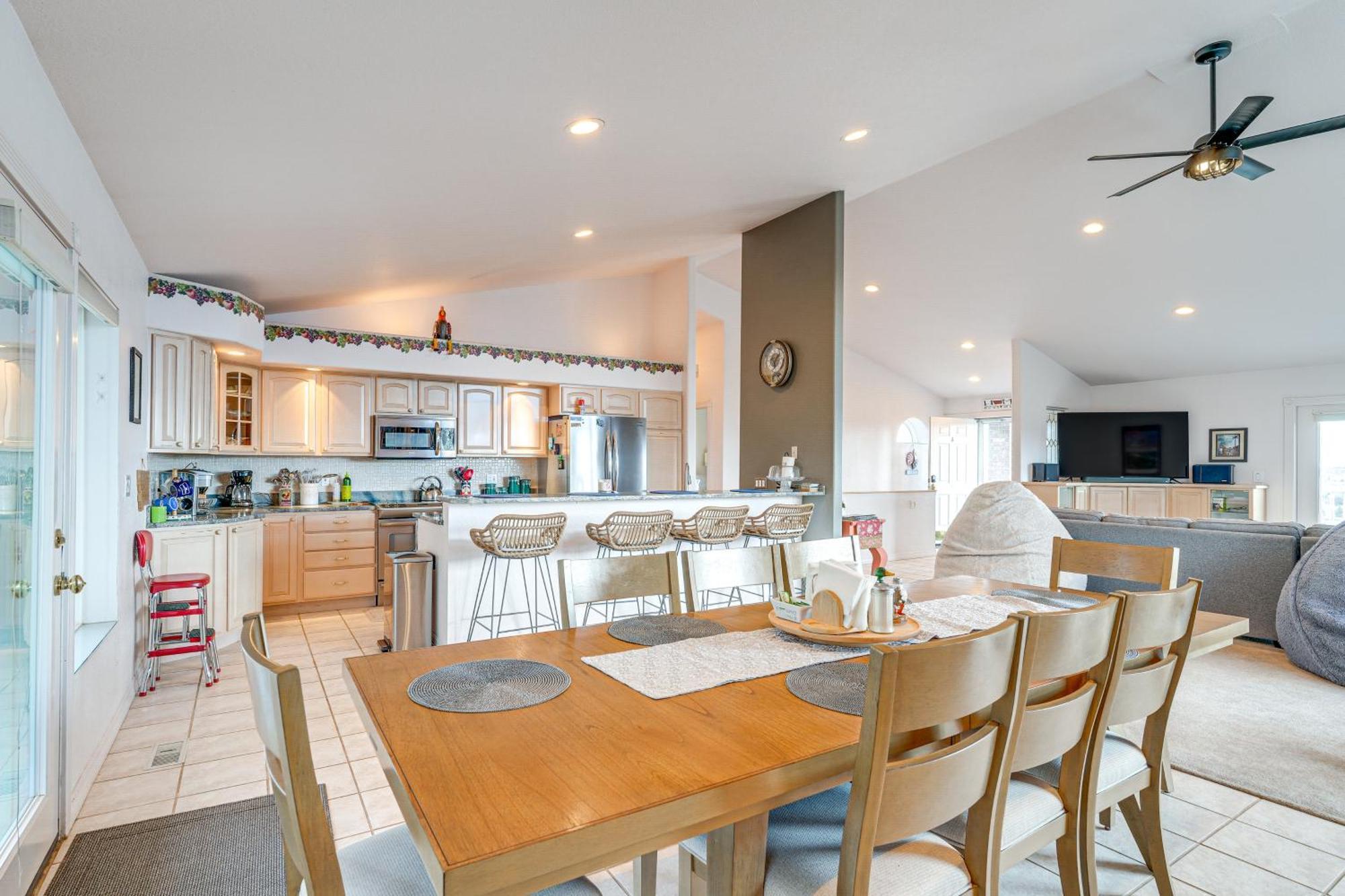 Inviting Great Falls Home With Wraparound Deck! Exterior foto