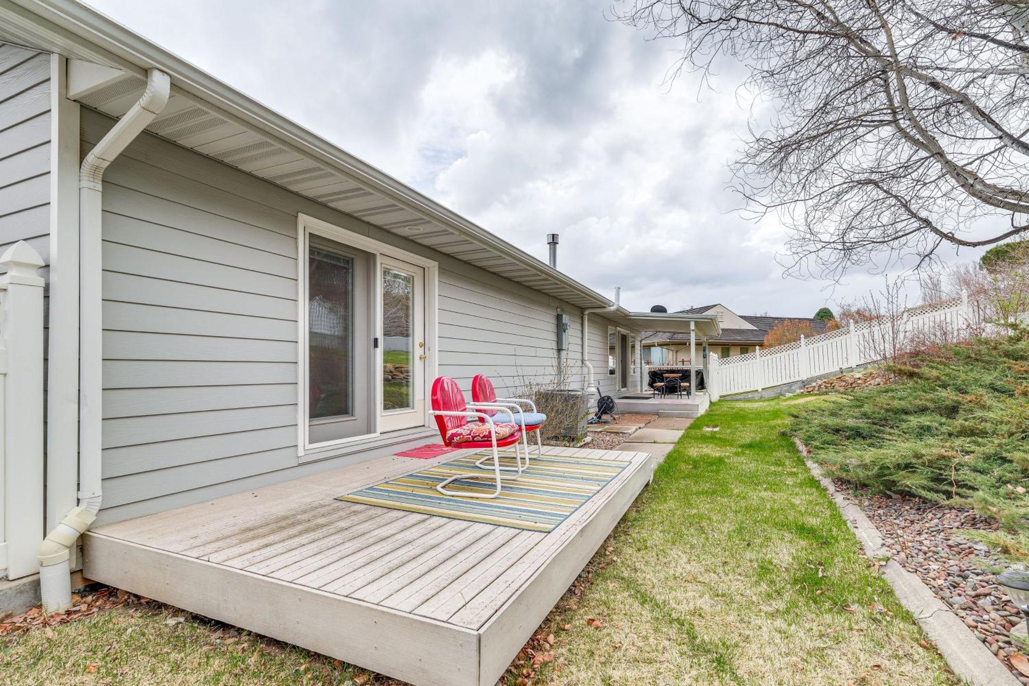 Inviting Great Falls Home With Wraparound Deck! Exterior foto