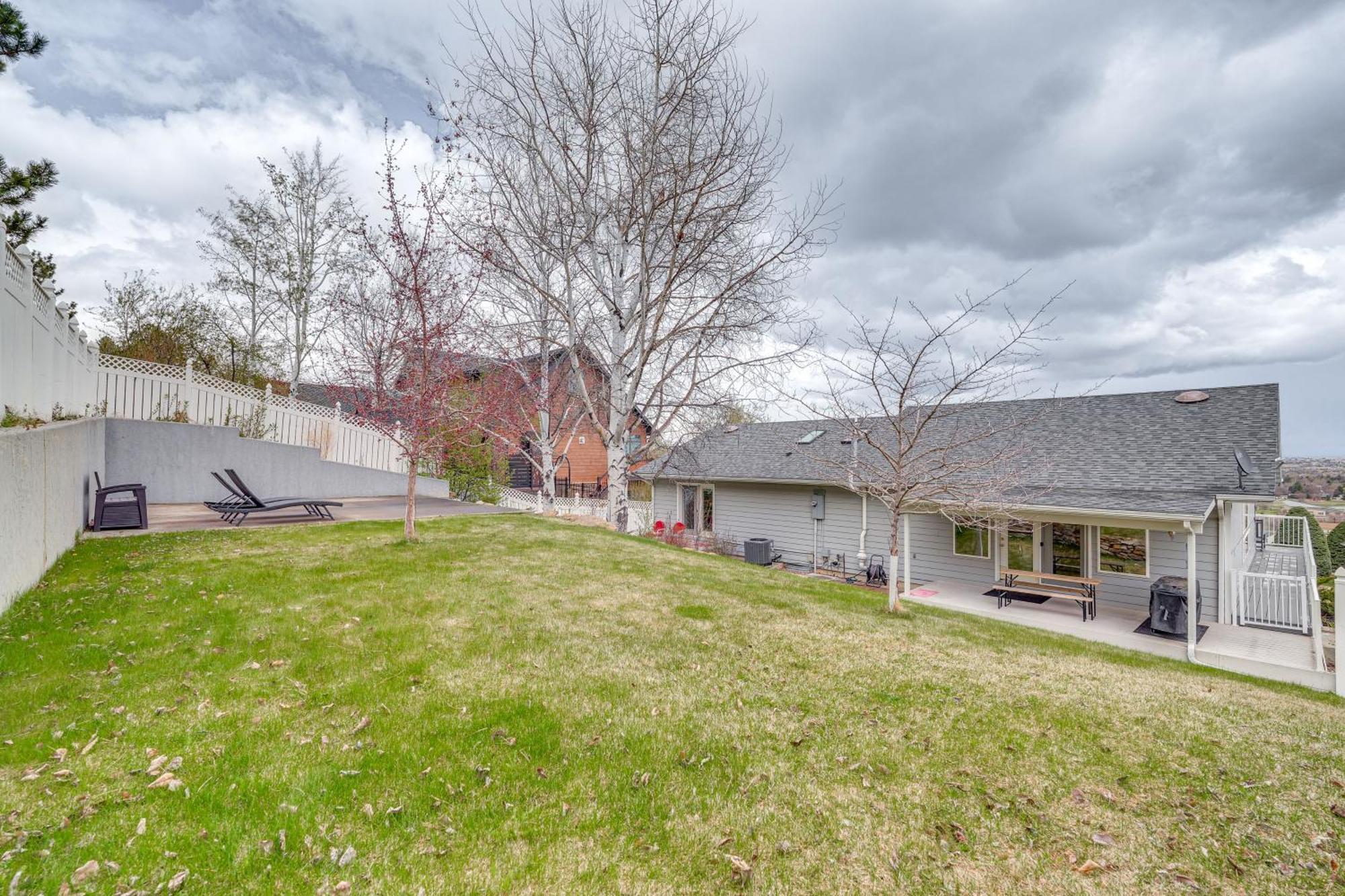 Inviting Great Falls Home With Wraparound Deck! Exterior foto